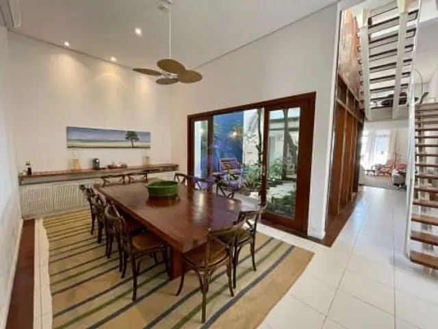 Casa com 458m² 5 quartos e 5 banheiros, à venda, no bairro Balneário Praia do Pernambuco em Guarujá