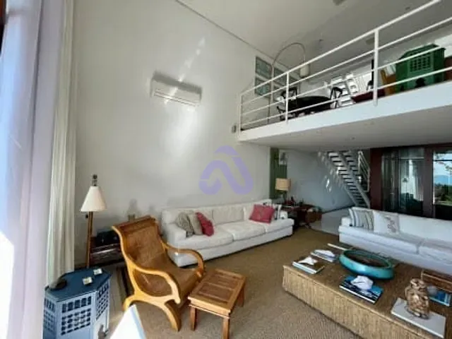 Casa com 458m² 5 quartos e 5 banheiros, à venda, no bairro Balneário Praia do Pernambuco em Guarujá
