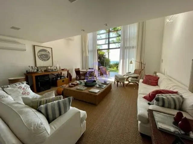 Casa com 458m² 5 quartos e 5 banheiros, à venda, no bairro Balneário Praia do Pernambuco em Guarujá