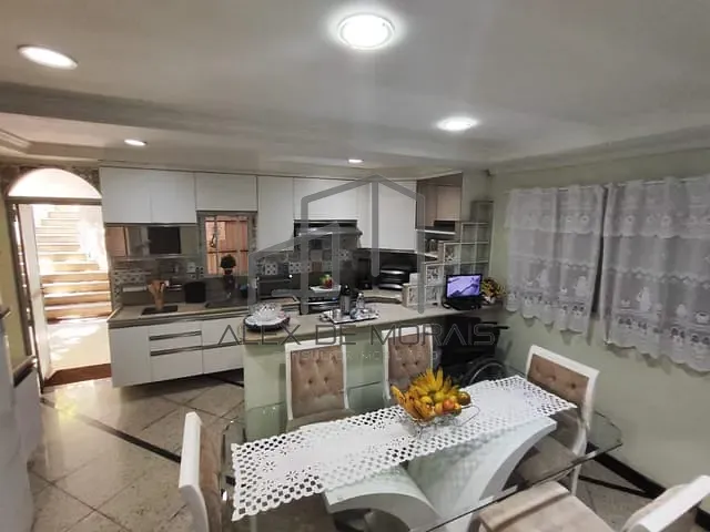Casa 3 quartos e 3 banheiros, à venda, no bairro Santa Cecília em Vitória