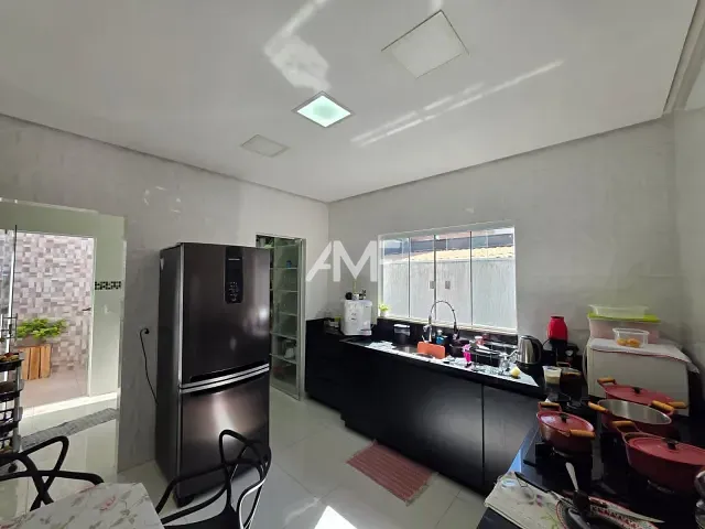 Casa com 200m² 4 quartos e 2 banheiros, à venda, no bairro Setor Habitacional Vicente Pires - Trecho 3 em Brasília