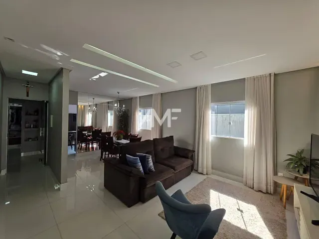 Casa com 200m² 4 quartos e 2 banheiros, à venda, no bairro Setor Habitacional Vicente Pires - Trecho 3 em Brasília