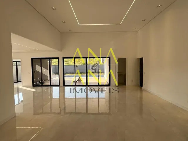 Casa com 600m² 3 quartos e 5 banheiros, à venda, no bairro Condomínio Terras de Santa Cruz em Bragança Paulista
