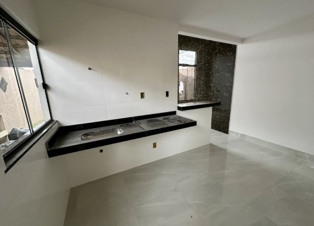 Casa com 220m² 3 quartos e 3 banheiros, à venda, no bairro Pontal Sul em Aparecida de Goiânia