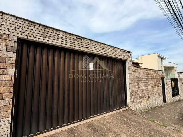 Casa 4 quartos e 4 banheiros, à venda, no bairro Nossa Senhora das Graças em Juiz de Fora