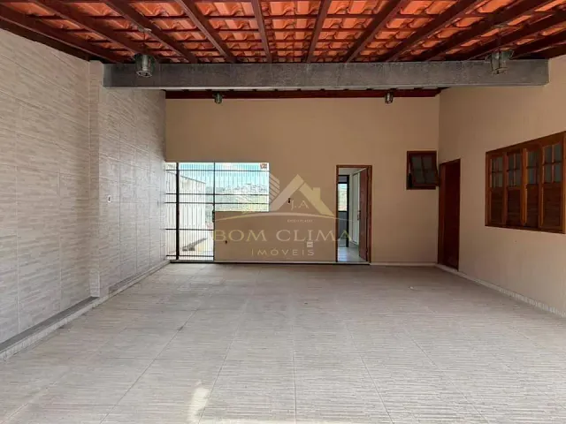 Casa 4 quartos e 4 banheiros, à venda, no bairro Nossa Senhora das Graças em Juiz de Fora