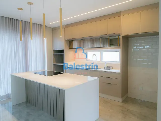 Casa 3 quartos e 3 banheiros, à venda ou para alugar, no bairro Portal em Fraiburgo