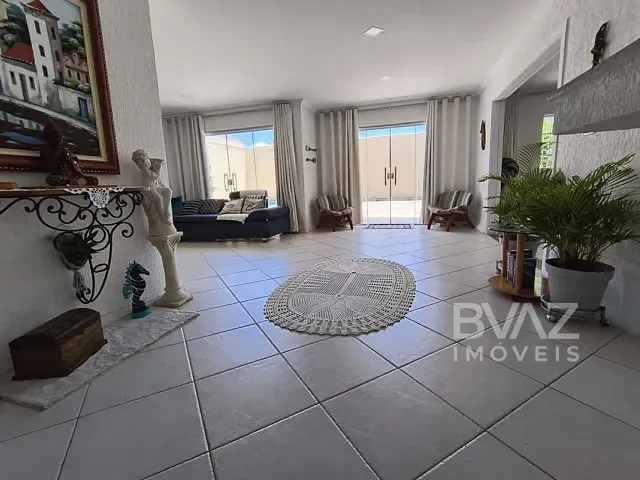 Casa com 251m² 4 quartos e 5 banheiros, à venda, no bairro Miguel Couto em Cabo Frio