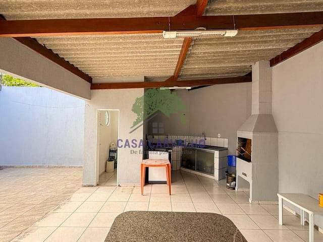 Casa 3 quartos e 3 banheiros, à venda, no bairro Universitário em Corumbá