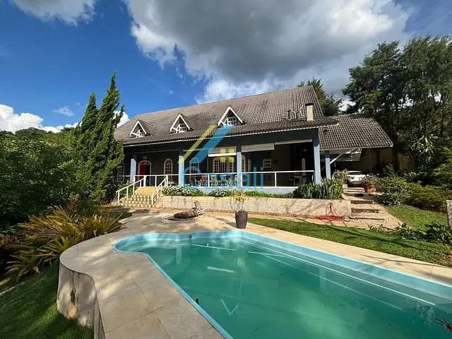 Casa com 3200m² 4 quartos e 2 banheiros, à venda, no bairro Vila Santo Antônio em São Roque