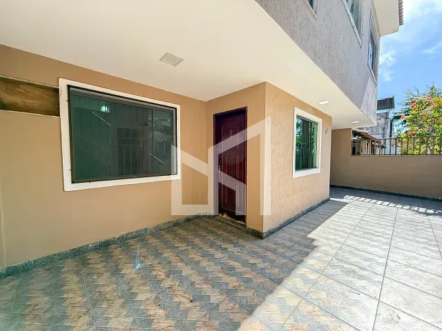 Casa 5 quartos e 4 banheiros, à venda, no bairro da Luz em Nova Iguaçu