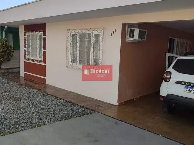 Casa 5 quartos e 2 banheiros, à venda, no bairro Praia Alegre em Penha
