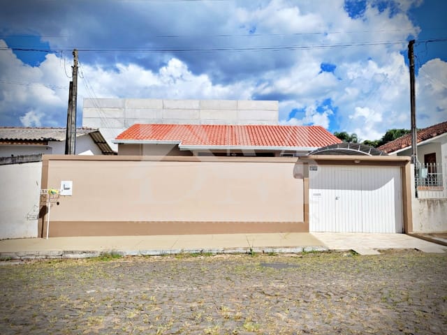 Casa 4 quartos e 1 banheiro, à venda, no bairro Nossa Senhora de Fátima em Jaguariaíva