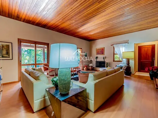 Casa com 1008m² 3 quartos e 5 banheiros, à venda, no bairro Pousada dos Bandeirantes em Carapicuíba