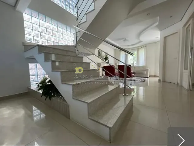 Casa com 364m² 3 quartos e 5 banheiros, à venda, no bairro Cidade Universitária Pedra Branca em Palhoça