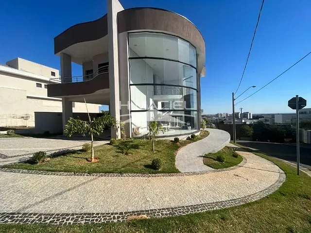 Casa com 403m² 4 quartos e 5 banheiros, à venda, no bairro Swiss Park em Campinas