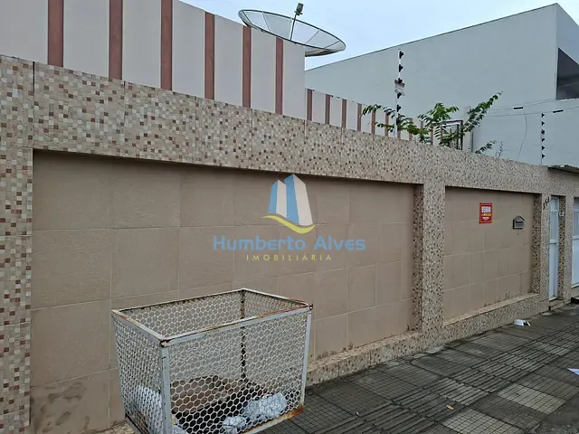 Casa com 350m² 3 quartos e 1 banheiro, à venda, no bairro Centro em Vitória da Conquista