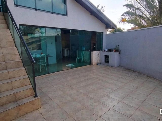 Casa com 178m² 4 quartos e 2 banheiros, à venda, no bairro Jardim Brasília em Santa Bárbara D'Oeste