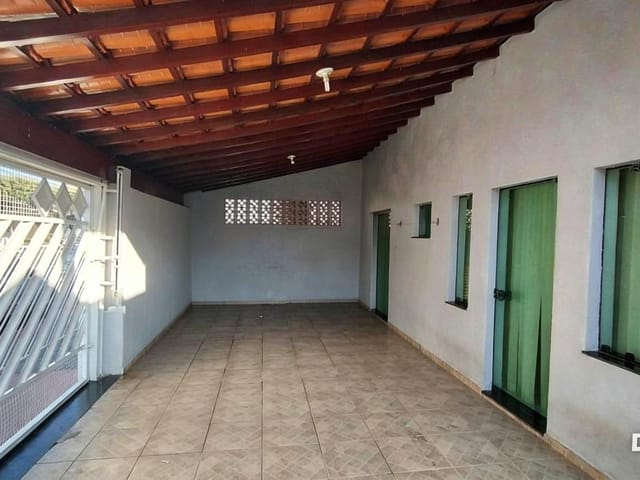 Casa com 178m² 4 quartos e 2 banheiros, à venda, no bairro Jardim Brasília em Santa Bárbara D'Oeste