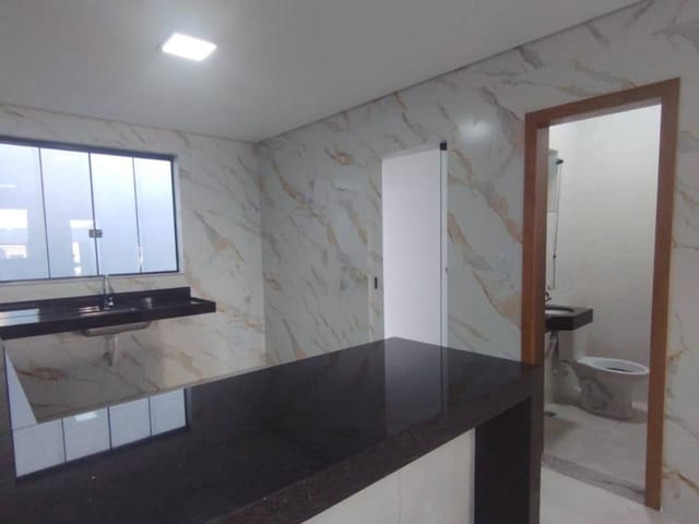 Casa 3 quartos e 3 banheiros, à venda, no bairro Cabral em Contagem