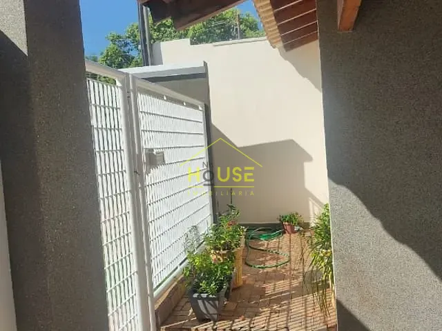 Casa com 288m², à venda, no bairro Jardim Bom Clima em Votuporanga