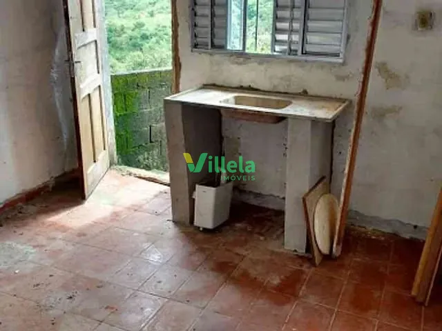 Casa 2 quartos e 2 banheiros, à venda, no bairro Pinheirinho em Itaquaquecetuba