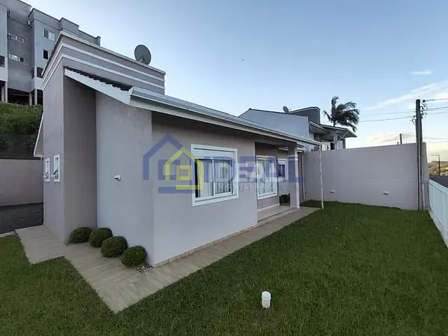 Casa com 122m² 3 quartos e 3 banheiros, à venda, no bairro Parque de Exposições em Concórdia