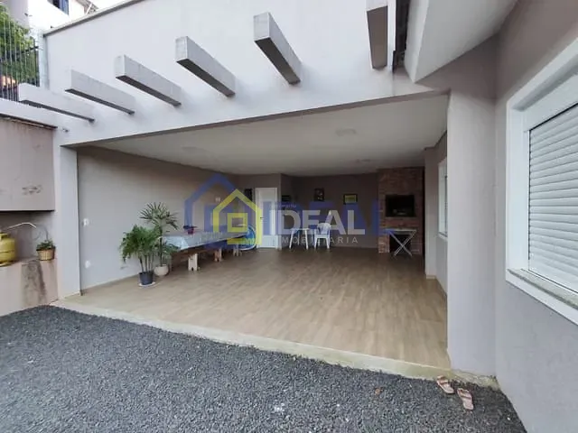 Casa com 122m² 3 quartos e 3 banheiros, à venda, no bairro Parque de Exposições em Concórdia