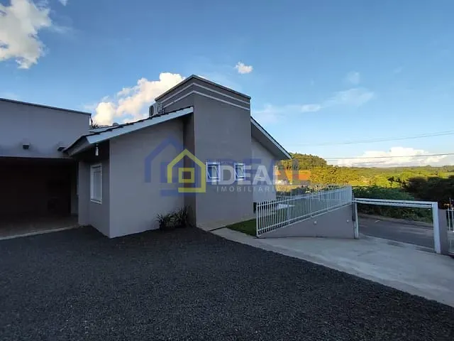 Casa com 122m² 3 quartos e 3 banheiros, à venda, no bairro Parque de Exposições em Concórdia