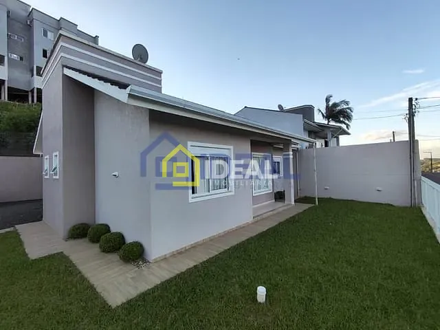 Casa com 122m² 3 quartos e 3 banheiros, à venda, no bairro Parque de Exposições em Concórdia