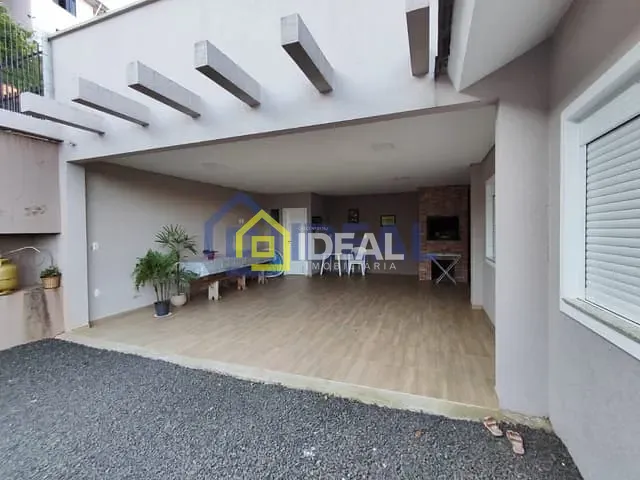 Casa com 122m² 3 quartos e 3 banheiros, à venda, no bairro Parque de Exposições em Concórdia