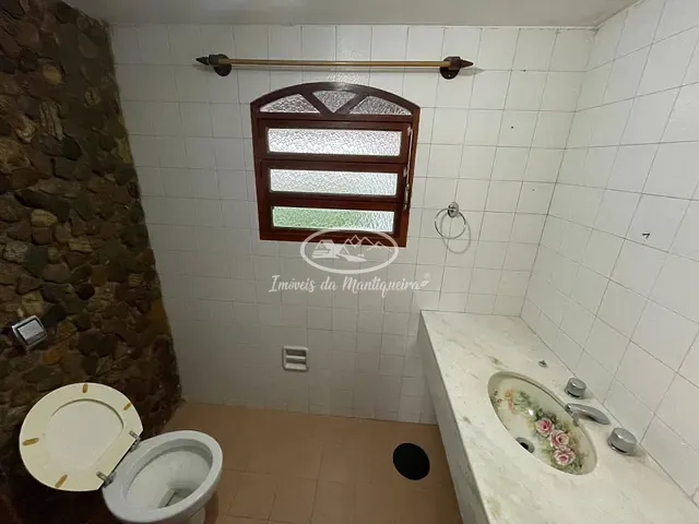 Casa com 1219m², para alugar, no bairro Penedo em Itatiaia