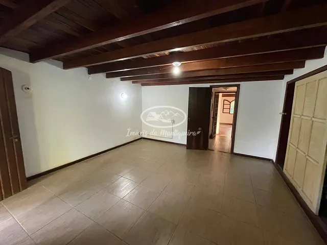 Casa com 1219m², para alugar, no bairro Penedo em Itatiaia