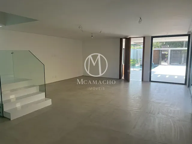 Casa com 319m² 5 quartos e 7 banheiros, à venda, no bairro Barra da Tijuca em Rio de Janeiro