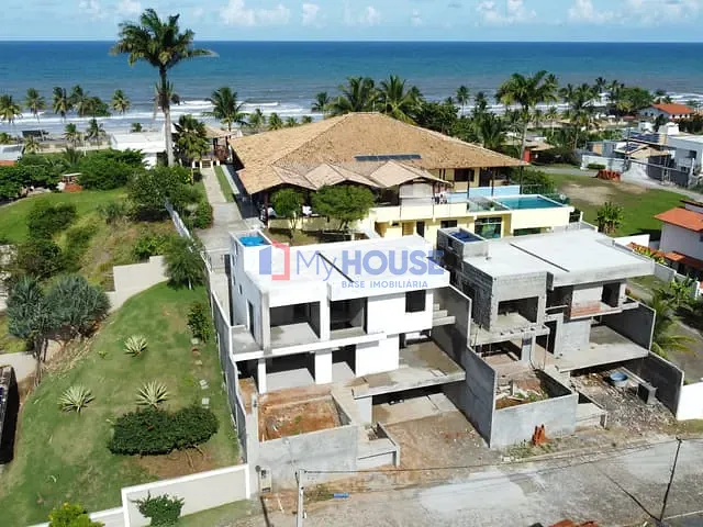 Casa 4 quartos e 6 banheiros, à venda, no bairro Nossa Senhora da Vitória em Ilhéus