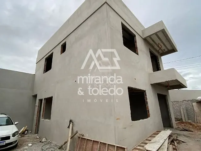 Casa com 180m² 3 quartos e 3 banheiros, à venda, no bairro Itapebussu em Guarapari