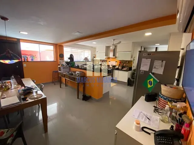 Casa com 1650m² 6 quartos e 11 banheiros, à venda, no bairro Barra da Tijuca em Rio de Janeiro