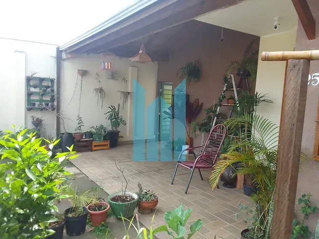 Casa com 190m² 4 quartos e 3 banheiros, à venda, no bairro Jardim Country Club em Poços de Caldas
