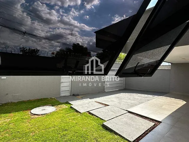 Casa 3 quartos e 2 banheiros, à venda, no bairro Jardim Cristalino em Aparecida de Goiânia