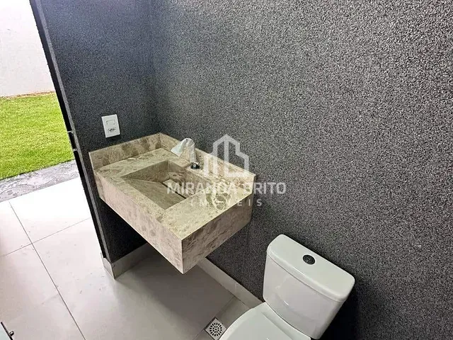Casa 3 quartos e 2 banheiros, à venda, no bairro Jardim Cristalino em Aparecida de Goiânia