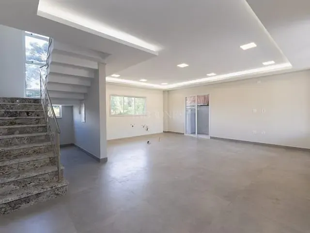 Casa 3 quartos e 4 banheiros, à venda, no bairro Pilarzinho em Curitiba