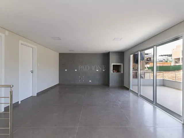 Casa 3 quartos e 4 banheiros, à venda, no bairro Pilarzinho em Curitiba