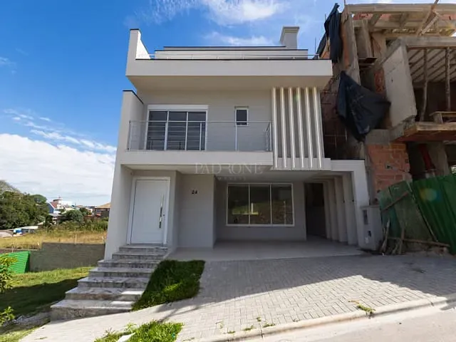 Casa 3 quartos e 4 banheiros, à venda, no bairro Pilarzinho em Curitiba