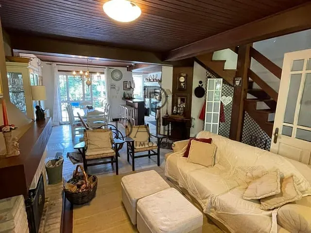 Casa com 208m² 4 quartos e 3 banheiros, à venda, no bairro Suiça em Gramado