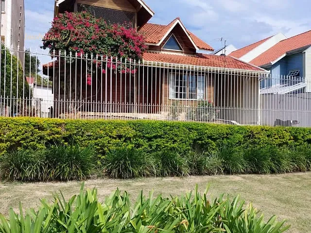 Casa com 456m² 3 quartos e 2 banheiros, à venda, no bairro Atuba em Curitiba