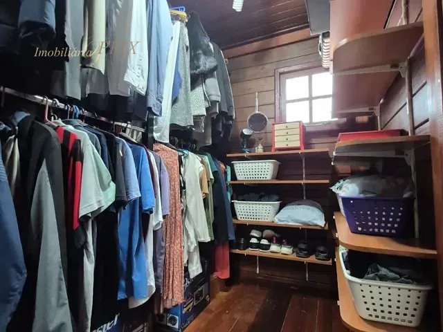 Casa com 456m² 3 quartos e 2 banheiros, à venda, no bairro Atuba em Curitiba