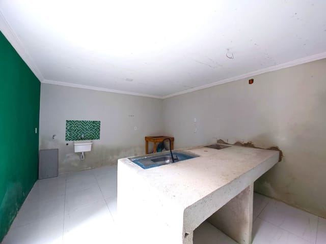 Casa com 76m² 3 quartos e 2 banheiros, à venda, no bairro Dias Macedo em Fortaleza