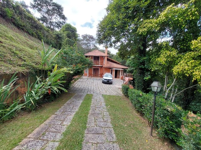Casa com 2800m², à venda, no bairro Itaipava em Petrópolis