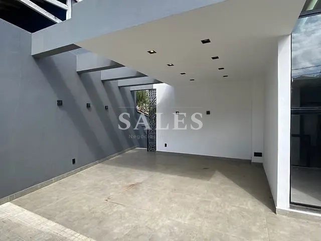 Casa com 360m² 3 quartos e 3 banheiros, à venda, no bairro São Pedro em Juiz de Fora