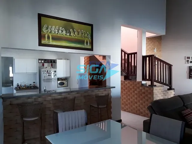 Casa com 300m² 2 quartos e 2 banheiros, à venda, no bairro Colinas de Santa Bárbara em Pouso Alegre